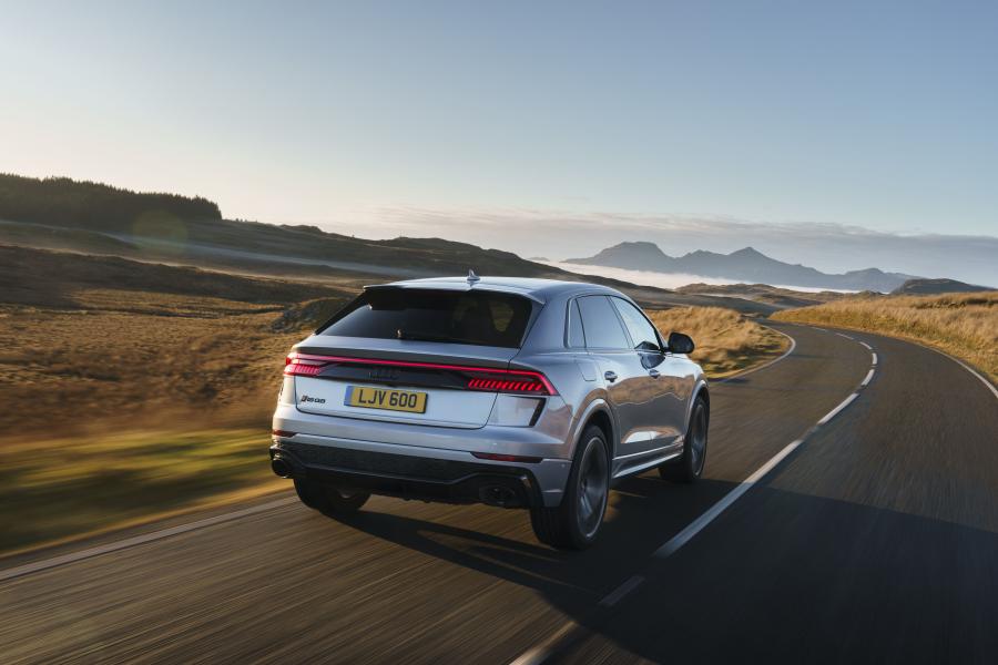  Audi RS Q8 2020 года  (UK) (фото 12 из 40)